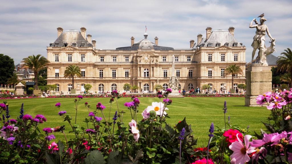 Luxembourg Palace, Paris, France jigsaw puzzle in Castles puzzles on TheJigsawPuzzles.com