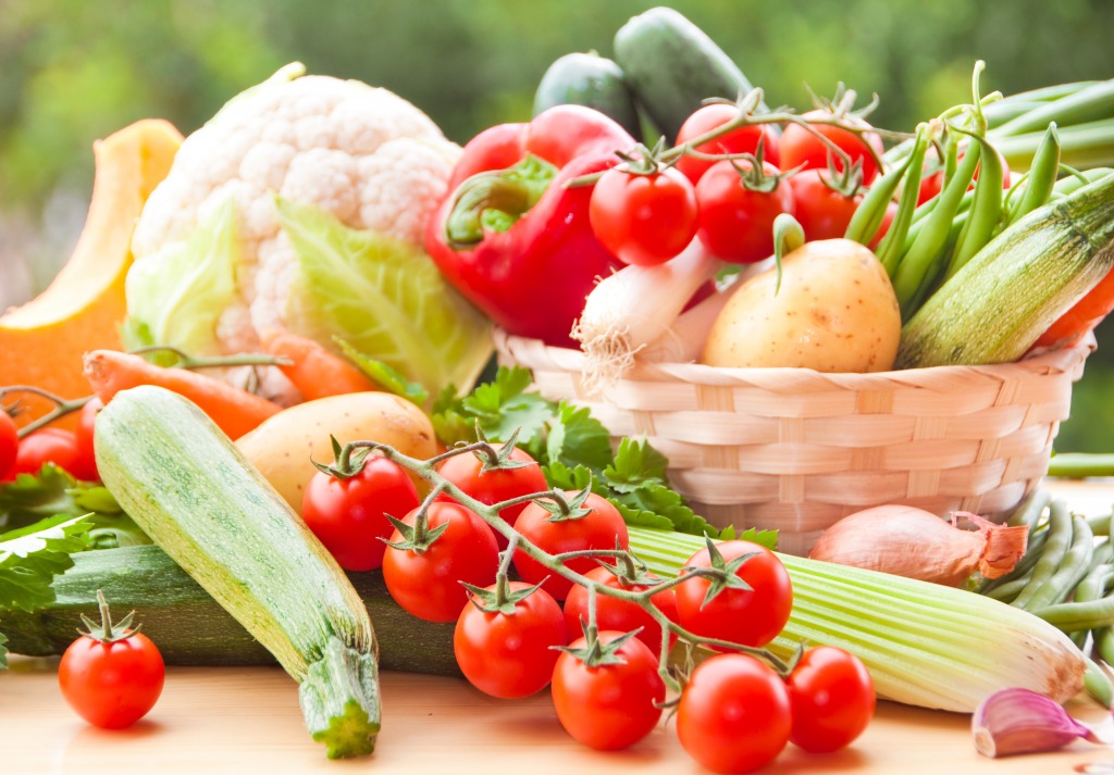 Fresh Vegetables in a Basket jigsaw puzzle in Fruits & Veggies puzzles on TheJigsawPuzzles.com