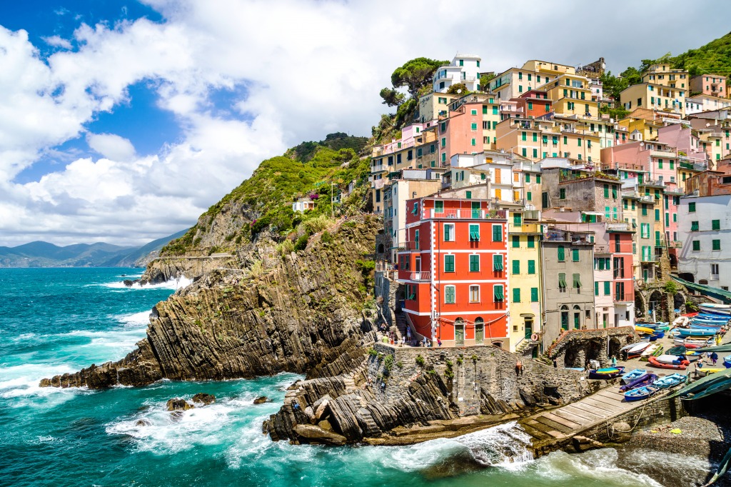 Riomaggiore, Cinque Terre, Italy jigsaw puzzle in Puzzle of the Day puzzles on TheJigsawPuzzles.com