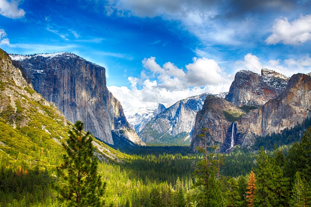 Yosemite Valley, California jigsaw puzzle in Waterfalls puzzles on TheJigsawPuzzles.com