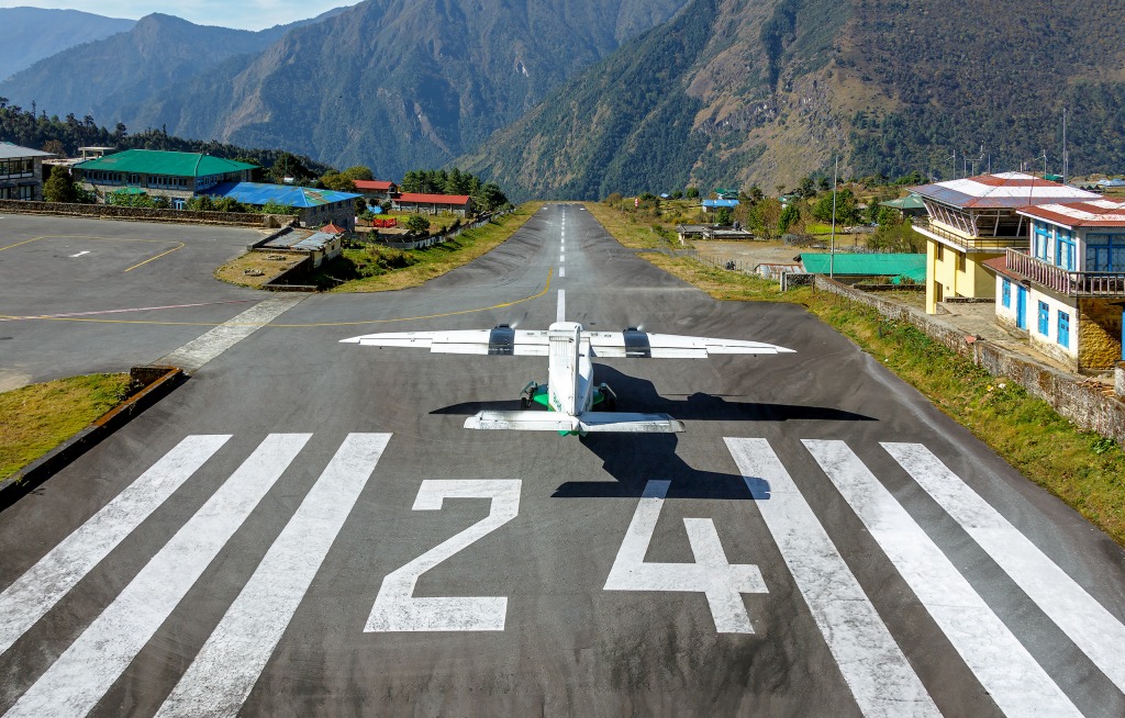 Tenzing-Hillary Airport, Nepal jigsaw puzzle in Aviation puzzles on TheJigsawPuzzles.com