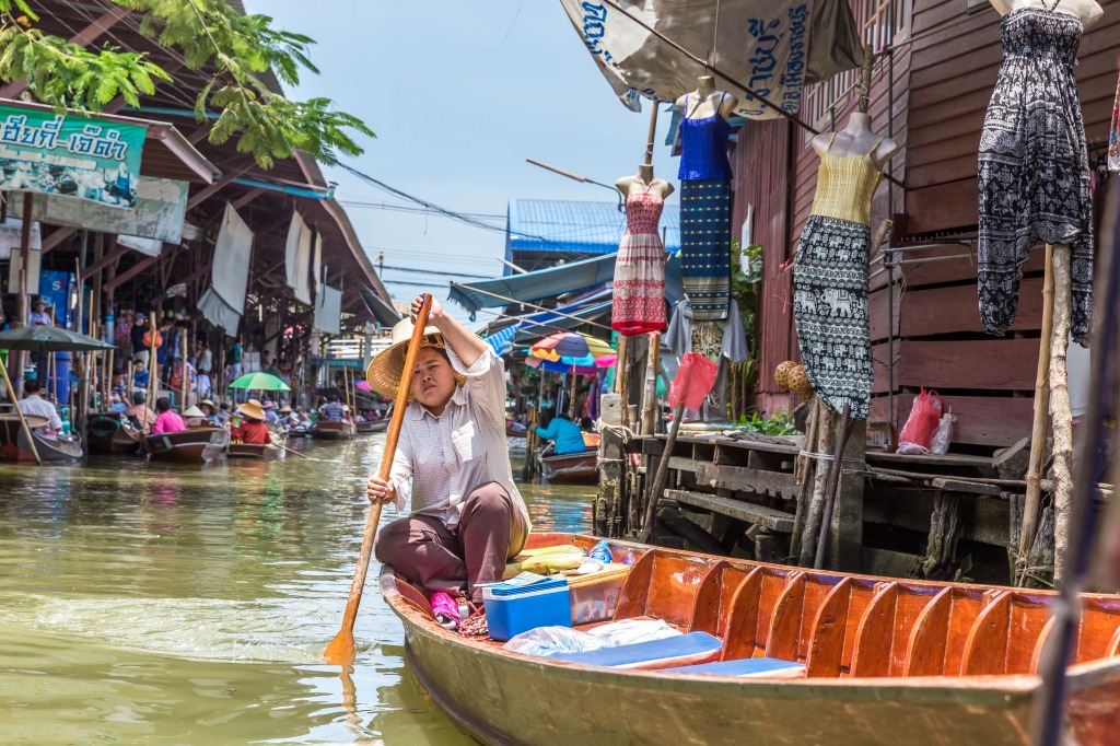 Floating Market near Bangkok, Thailand jigsaw puzzle in People puzzles on TheJigsawPuzzles.com