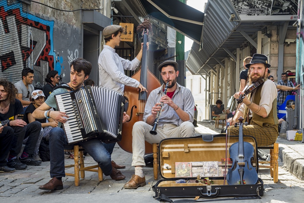 Street Musicians in Istanbul, Turkey jigsaw puzzle in People puzzles on TheJigsawPuzzles.com