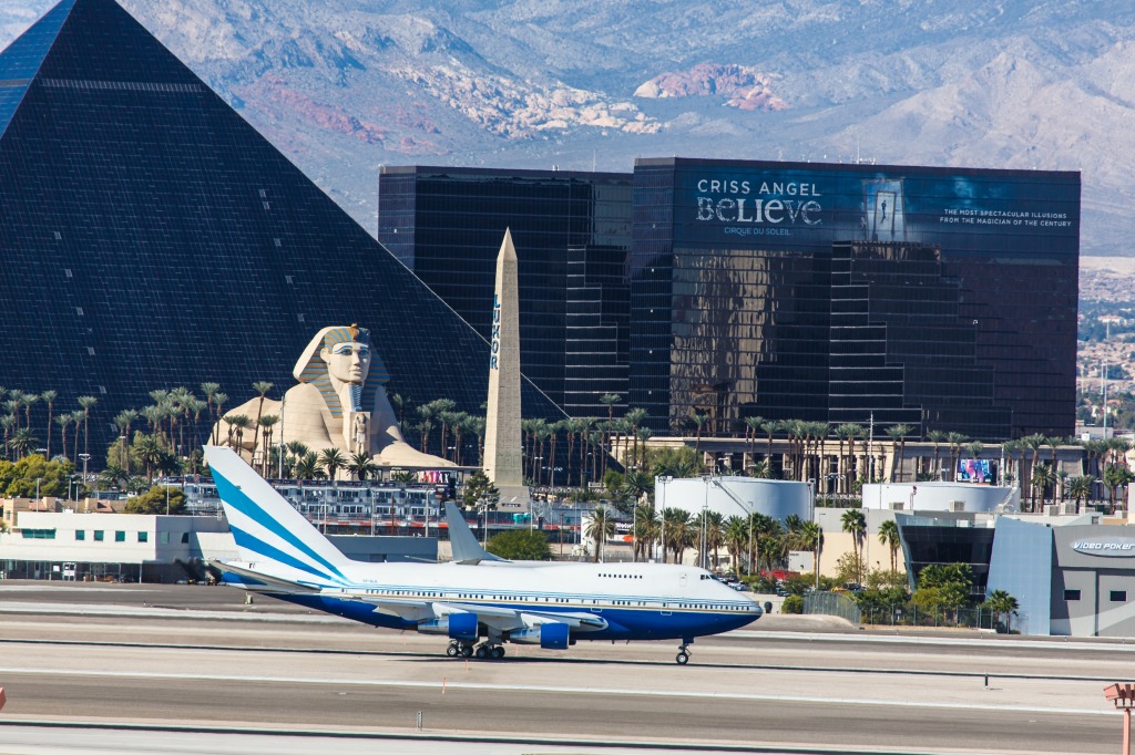 McCarran Airport in Las Vegas jigsaw puzzle in Aviation puzzles on TheJigsawPuzzles.com