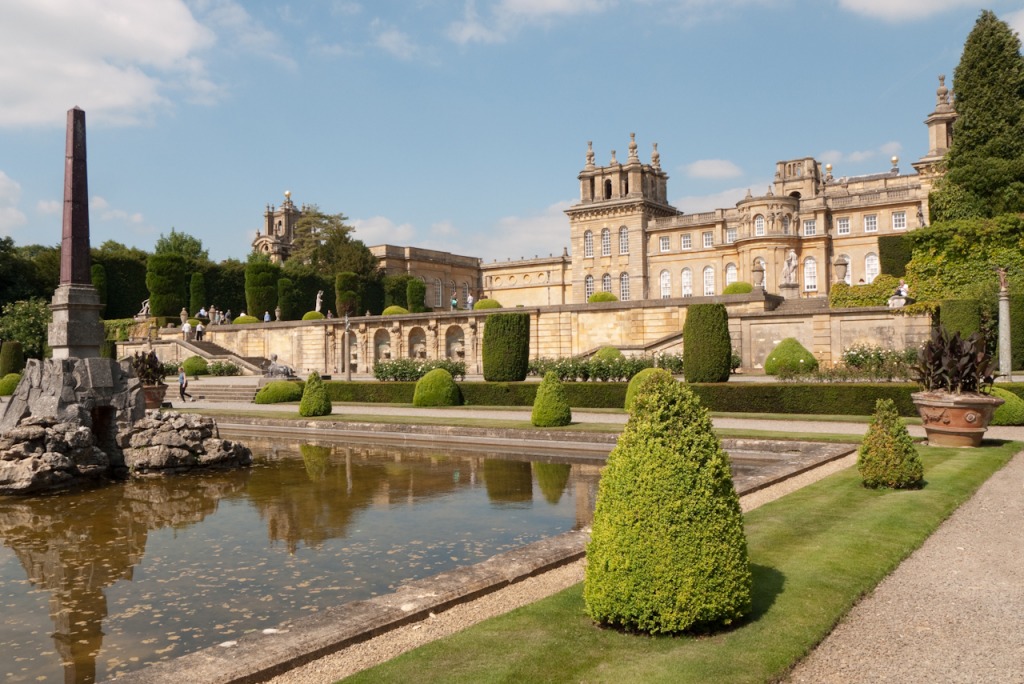 Blenheim Palace, Woodstock, England jigsaw puzzle in Castles puzzles on TheJigsawPuzzles.com