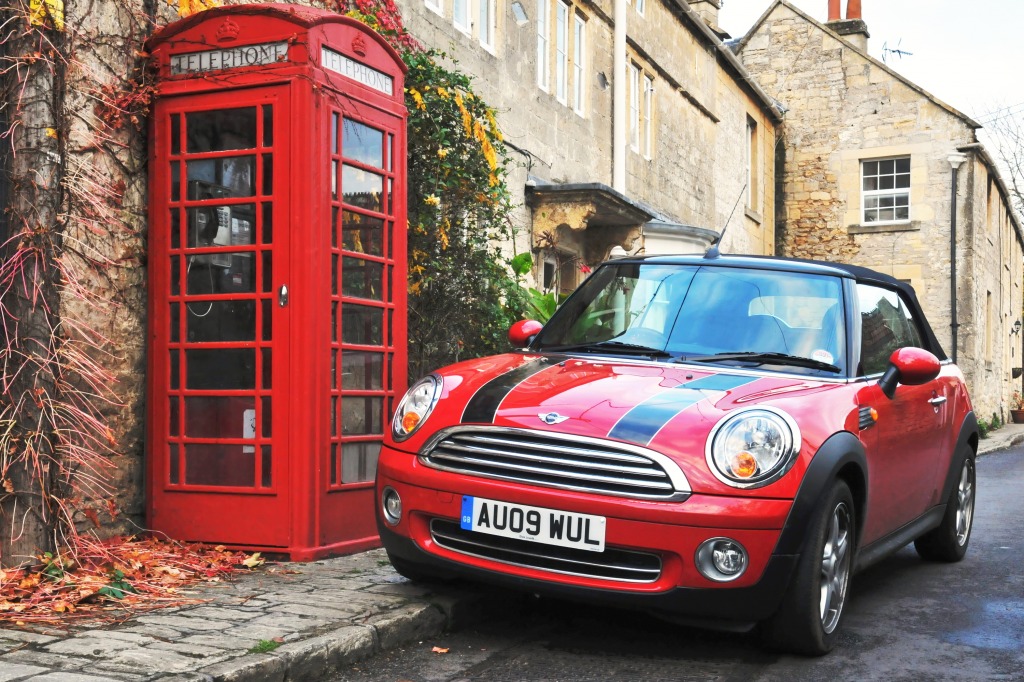 Mini Cooper in Turleigh, UK jigsaw puzzle in Cars & Bikes puzzles on TheJigsawPuzzles.com