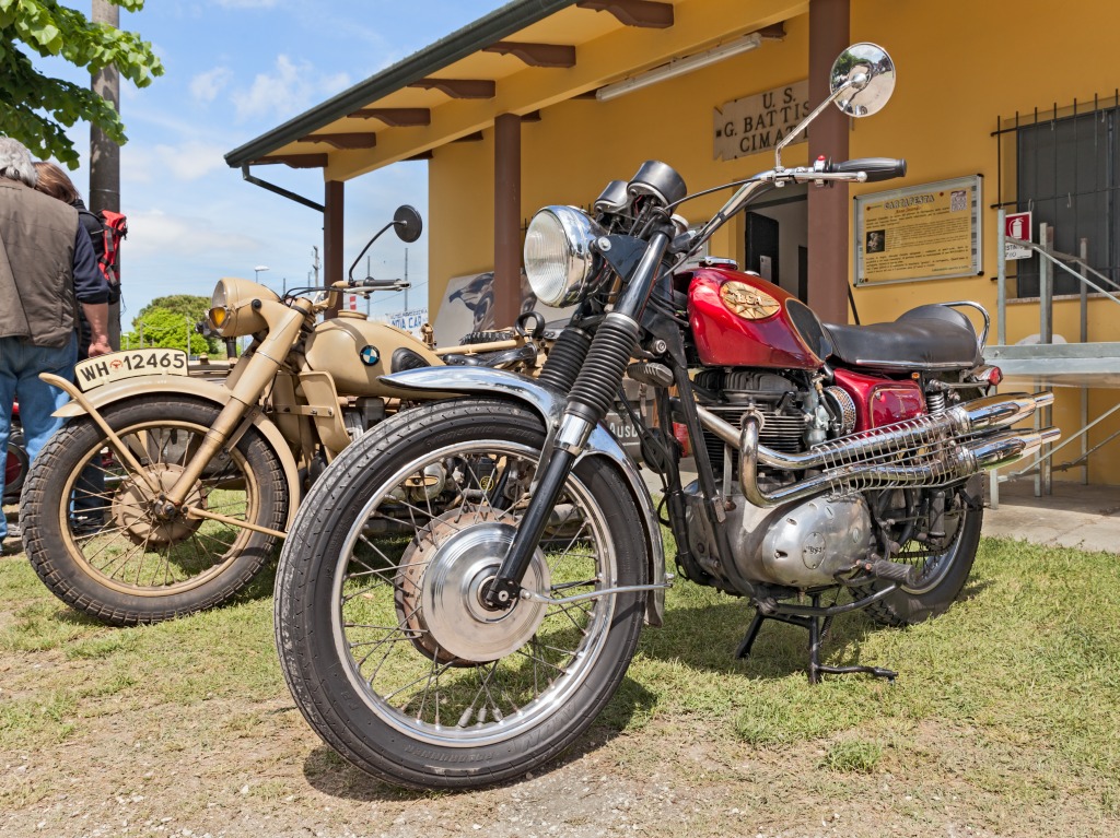 BSA Spitfire in Pieve Cesato, Italy jigsaw puzzle in Cars & Bikes puzzles on TheJigsawPuzzles.com