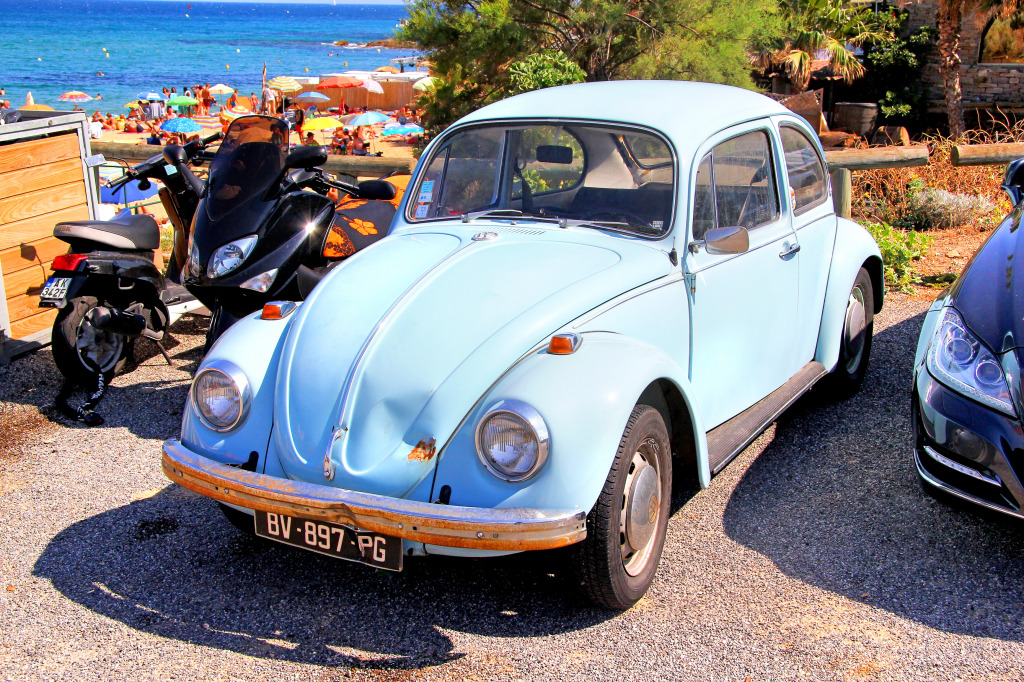 Volkswagen Beetle in the French Riviera jigsaw puzzle in Cars & Bikes puzzles on TheJigsawPuzzles.com
