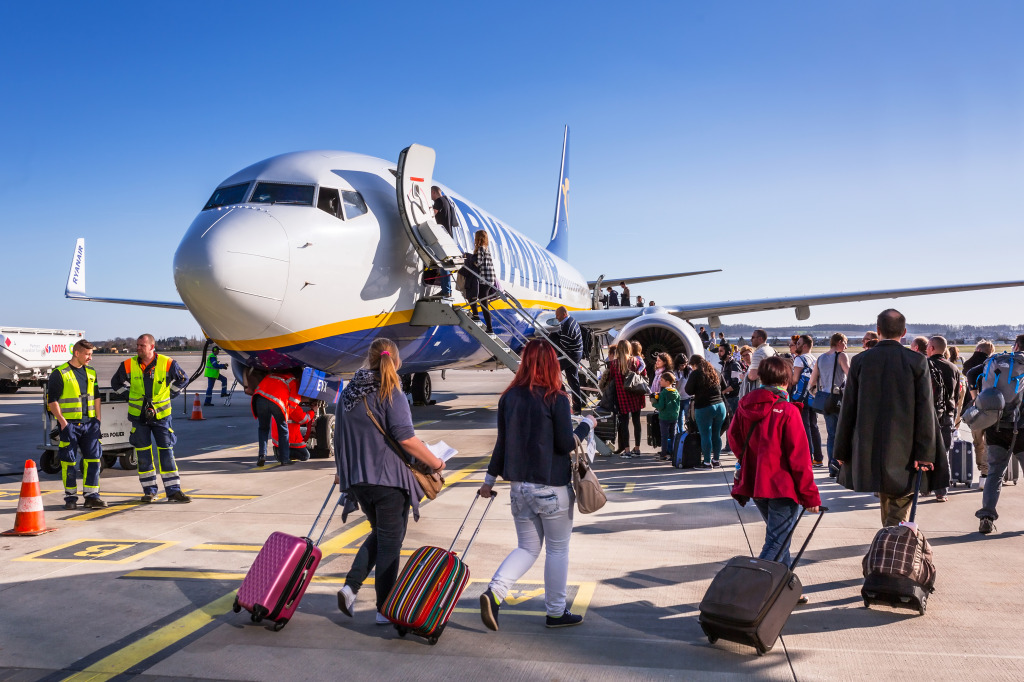 Gdansk Airport, Poland jigsaw puzzle in Aviation puzzles on TheJigsawPuzzles.com