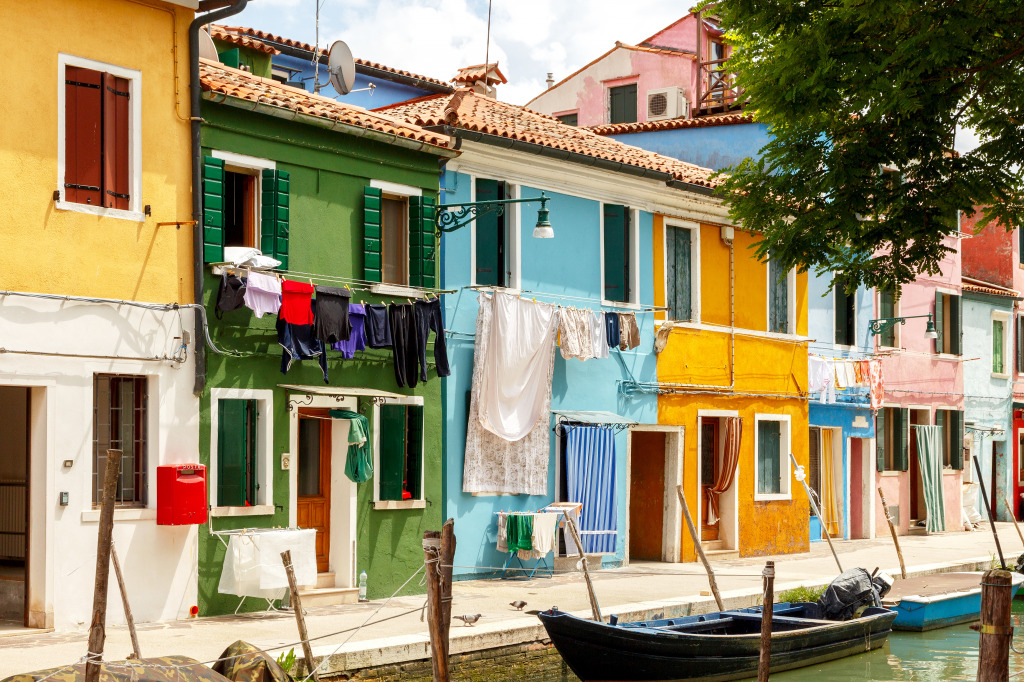 Burano Island, Venice jigsaw puzzle in Puzzle of the Day puzzles on TheJigsawPuzzles.com