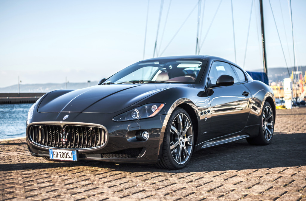 Maserati Granturismo S jigsaw puzzle in Cars & Bikes puzzles on TheJigsawPuzzles.com