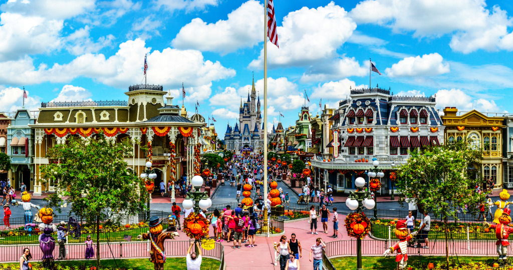 Halloween in The Magic Kingdom jigsaw puzzle in Halloween puzzles on TheJigsawPuzzles.com