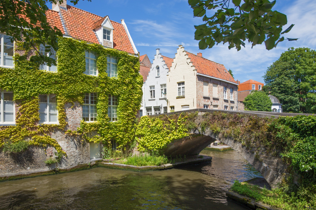 Small Canal in Bruges, Belgium jigsaw puzzle in Bridges puzzles on TheJigsawPuzzles.com