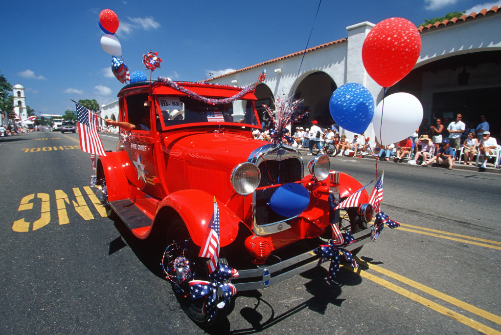 Parade in Ojai, California jigsaw puzzle in Cars & Bikes puzzles on TheJigsawPuzzles.com