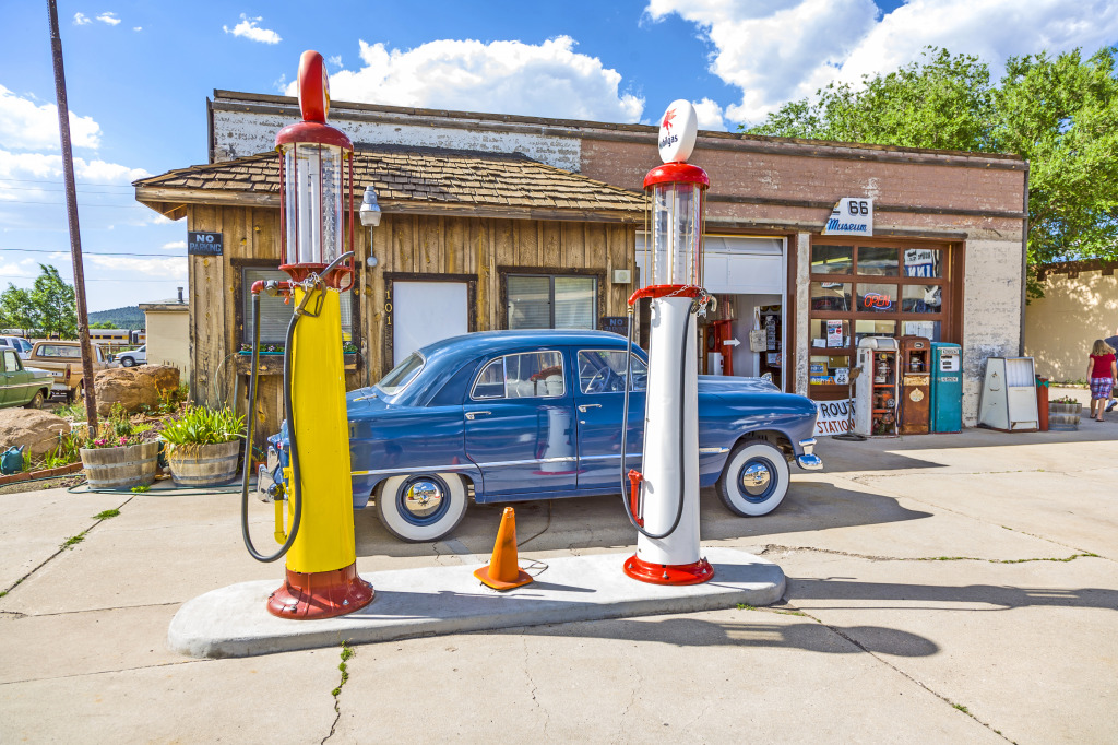 Retro Filling Station on Route 66 jigsaw puzzle in Puzzle of the Day puzzles on TheJigsawPuzzles.com