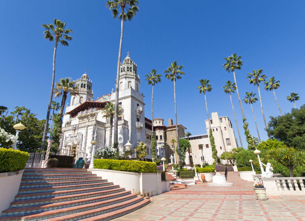 Hearst Castle, San Simeon CA jigsaw puzzle in Castles puzzles on TheJigsawPuzzles.com