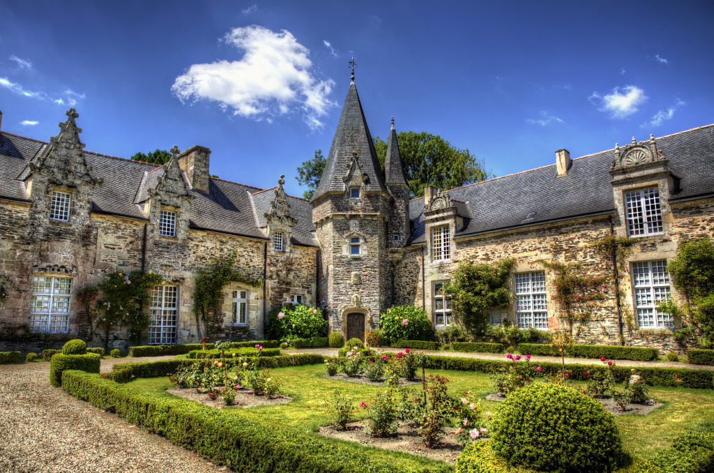 Castle of Rochefort en Terre, Brittany jigsaw puzzle in Castles puzzles on TheJigsawPuzzles.com