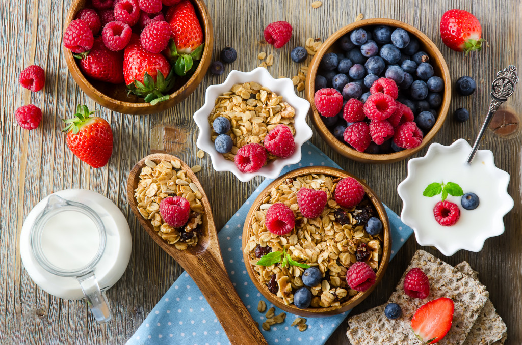 Muesli, Granola, Berries and Yogurt jigsaw puzzle in Fruits & Veggies puzzles on TheJigsawPuzzles.com