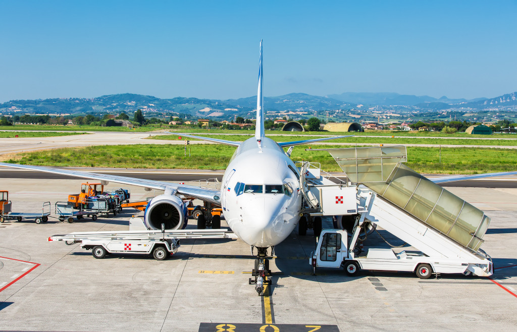 Rimini Airport, Italy jigsaw puzzle in Aviation puzzles on TheJigsawPuzzles.com