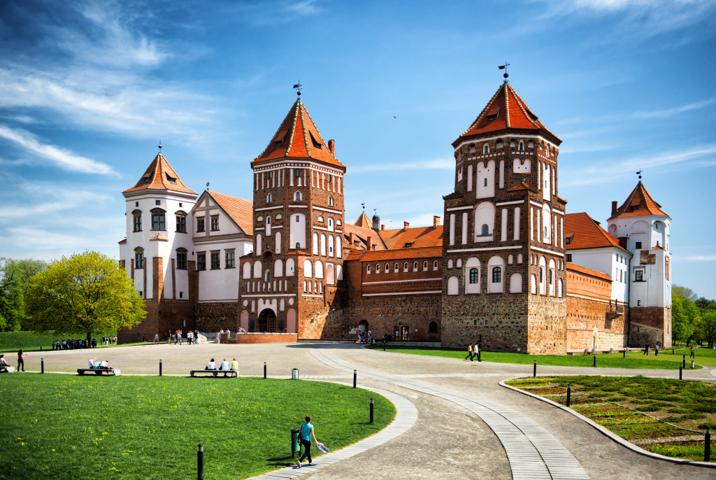 Mir Village Castle in Belarus jigsaw puzzle in Castles puzzles on TheJigsawPuzzles.com