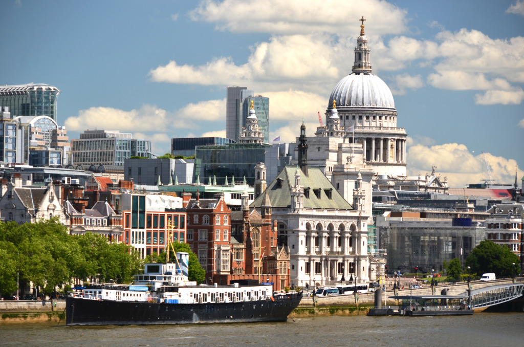 London from Waterloo Bridge jigsaw puzzle in Street View puzzles on TheJigsawPuzzles.com