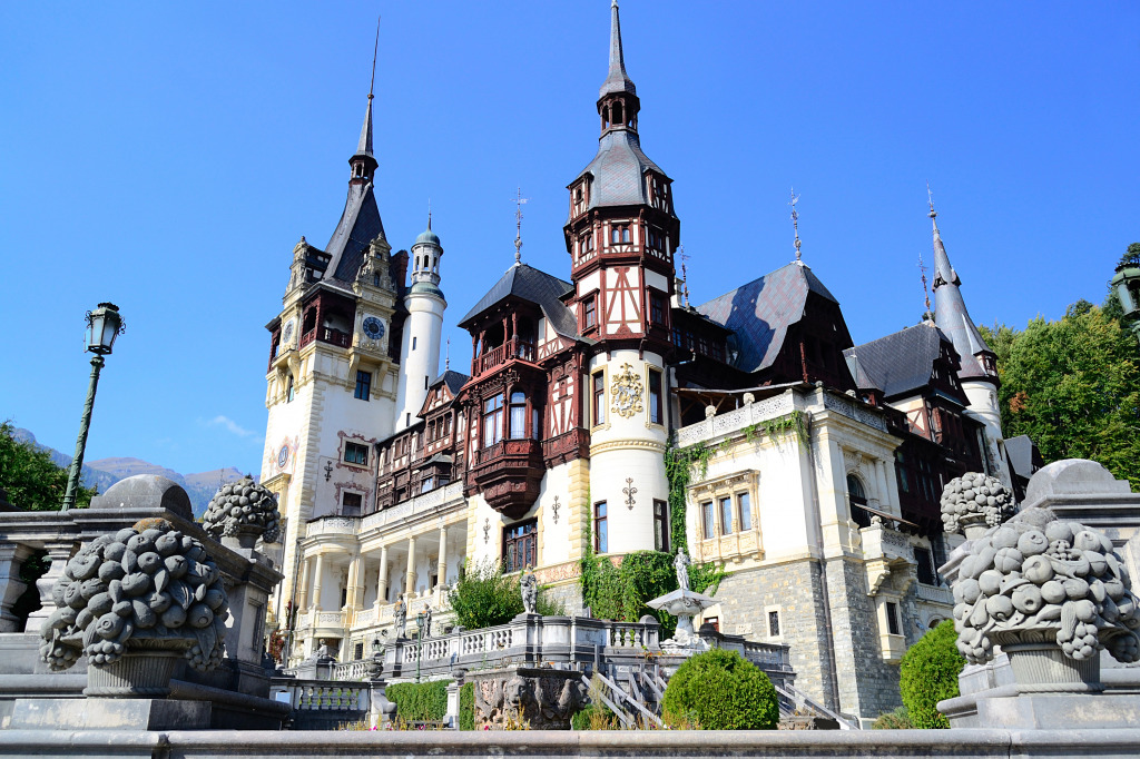 Peles Castle in Sinaia, Romania jigsaw puzzle in Castles puzzles on TheJigsawPuzzles.com