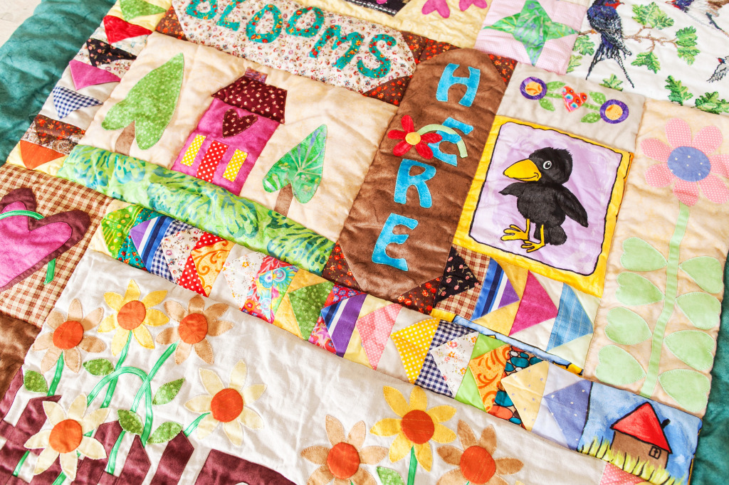 Patchwork Quilt jigsaw puzzle in Handmade puzzles on TheJigsawPuzzles.com