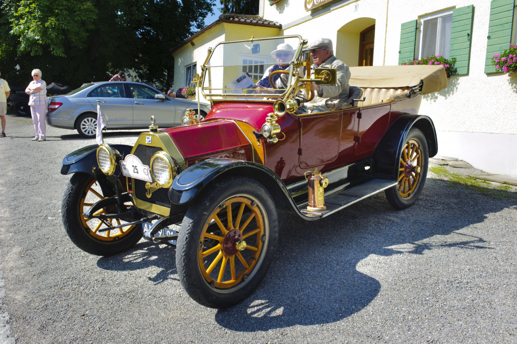 1914 Buick B 25 in Landsberg, Germany jigsaw puzzle in Cars & Bikes puzzles on TheJigsawPuzzles.com