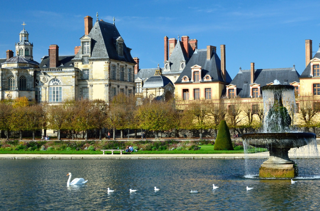 Fontainebleau Castle, France jigsaw puzzle in Castles puzzles on TheJigsawPuzzles.com