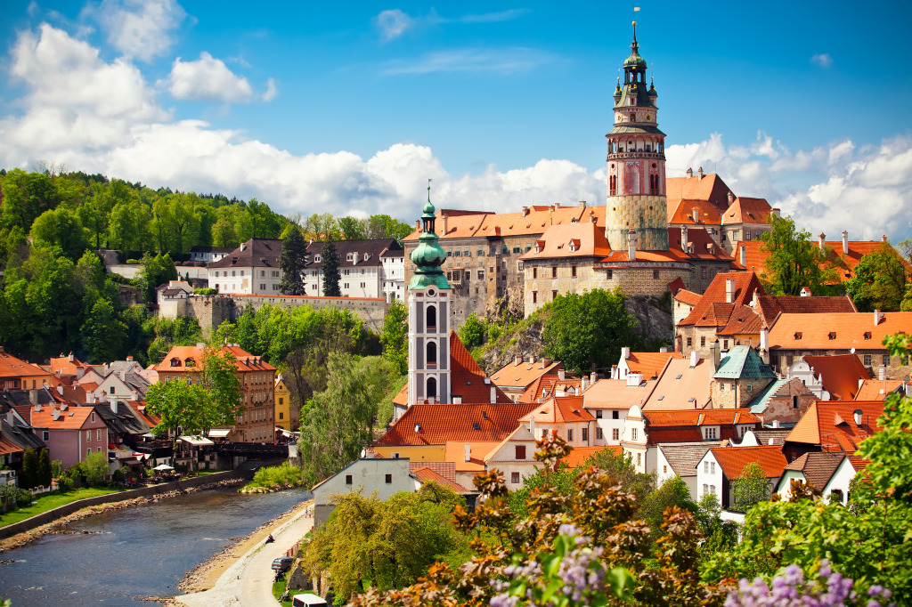 Church and Castle in Cesky Krumlov jigsaw puzzle in Castles puzzles on TheJigsawPuzzles.com