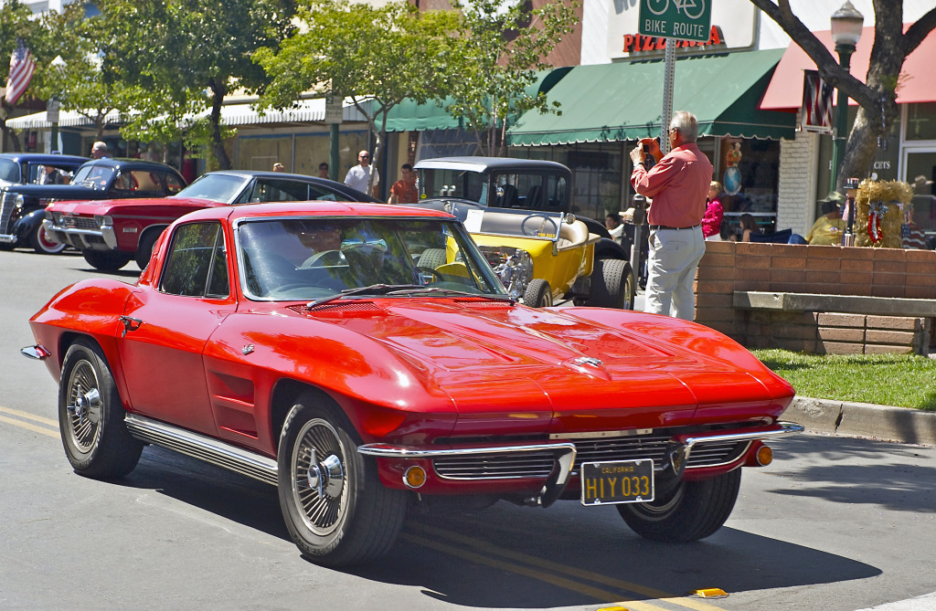 Chevy Corvette, Montrose Classic Car Show jigsaw puzzle in Cars & Bikes puzzles on TheJigsawPuzzles.com