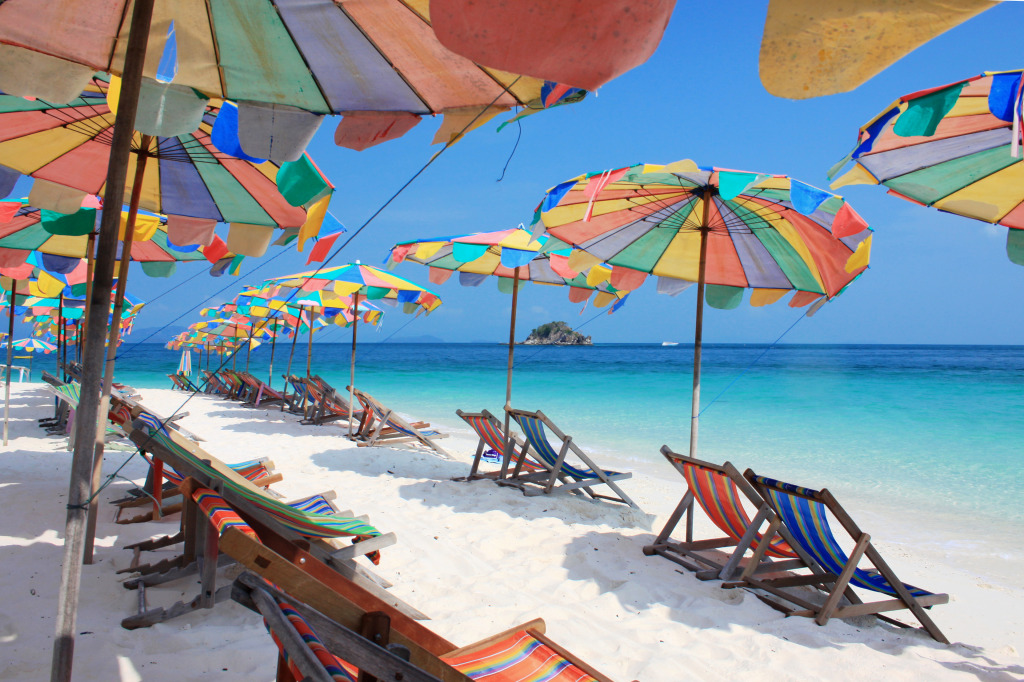 Beach Chairs and Umbrellas jigsaw puzzle in Puzzle of the Day puzzles on TheJigsawPuzzles.com