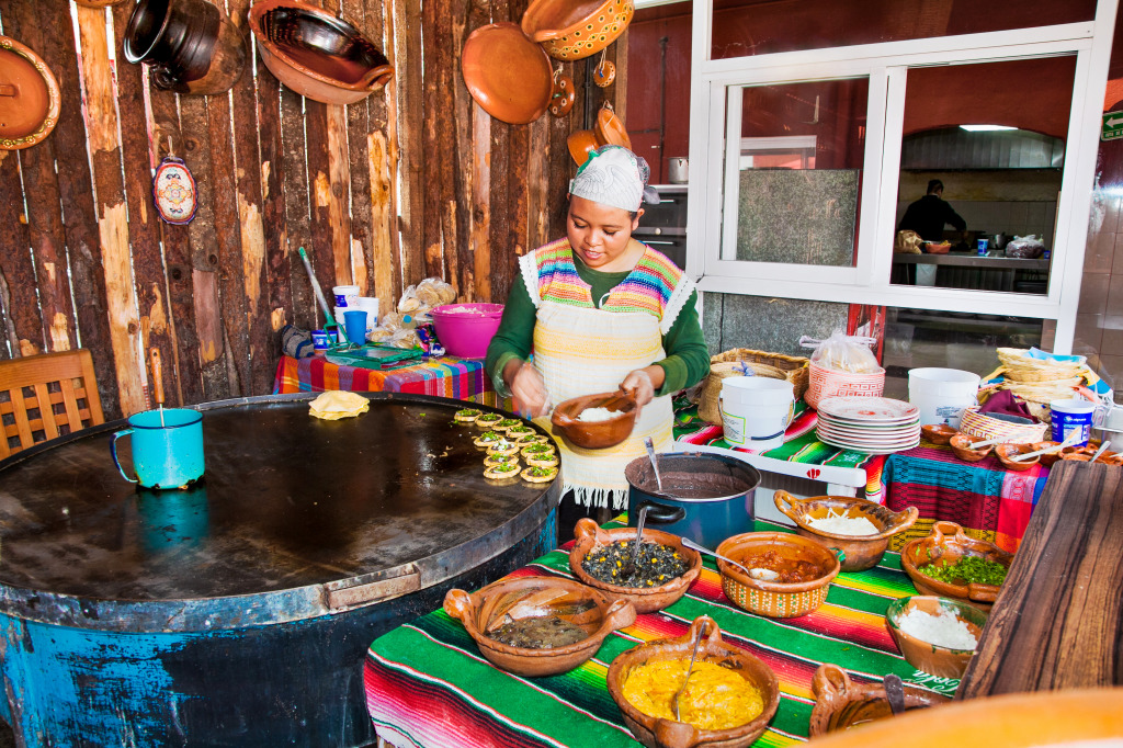 Restaurant Chef in Teotihuacan, Mexico jigsaw puzzle in People puzzles on TheJigsawPuzzles.com