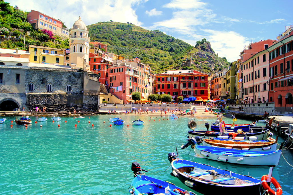 Harbor at Vernazza, Cinque Terre, Italy jigsaw puzzle in Great Sightings puzzles on TheJigsawPuzzles.com