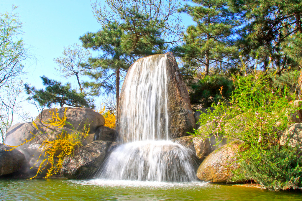 Waterfall in the Panshan Mountains, China jigsaw puzzle in Waterfalls puzzles on TheJigsawPuzzles.com