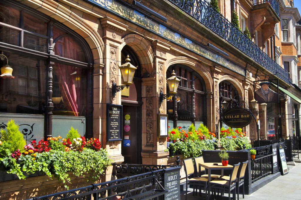 Pub in Mayfair, London jigsaw puzzle in Street View puzzles on TheJigsawPuzzles.com