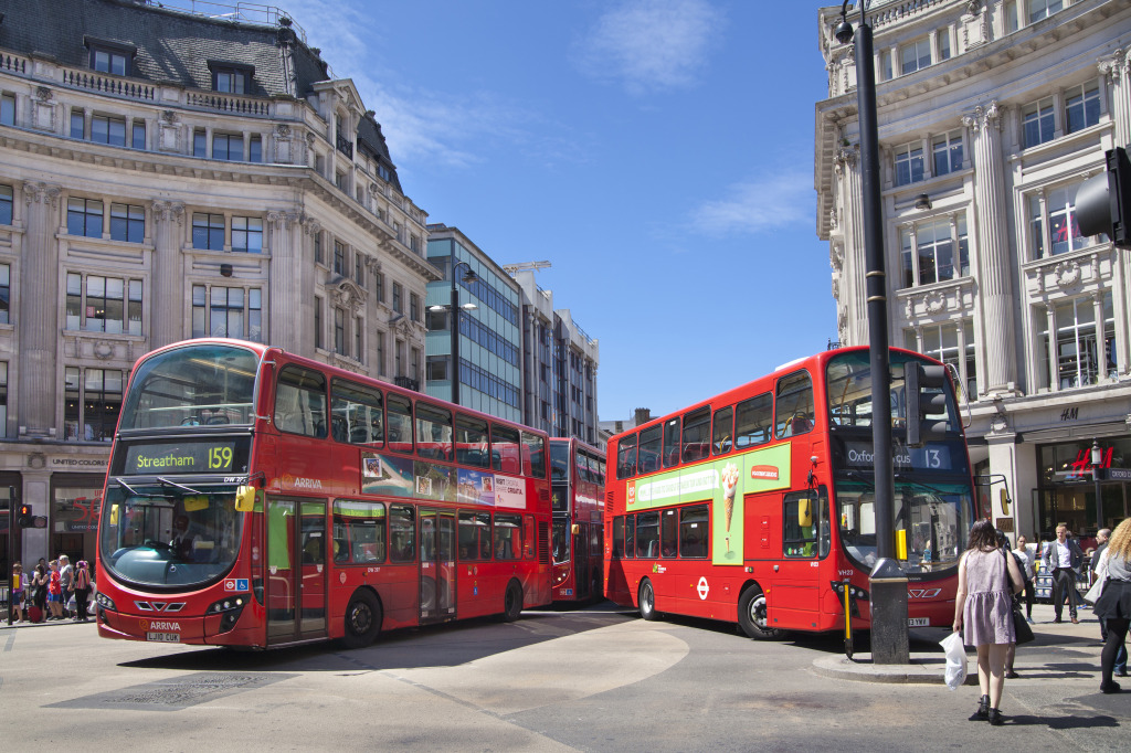 Regent Street In London jigsaw puzzle in Street View puzzles on TheJigsawPuzzles.com