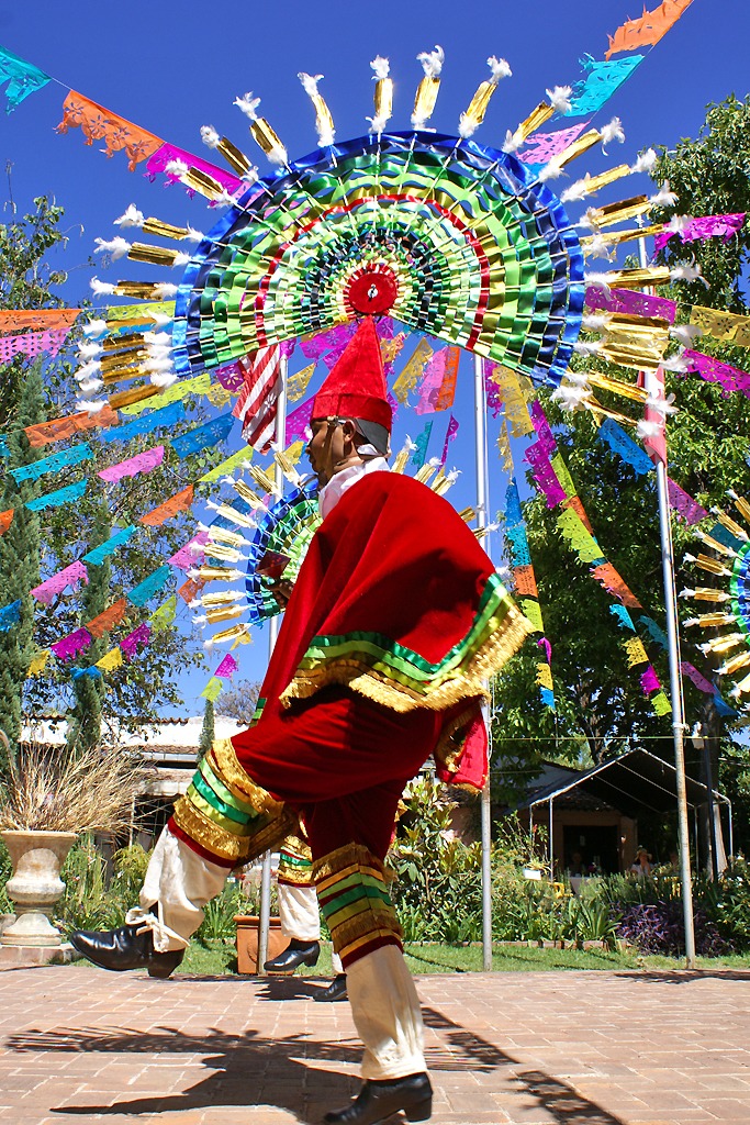 Quetzal Dancers jigsaw puzzle in People puzzles on TheJigsawPuzzles.com