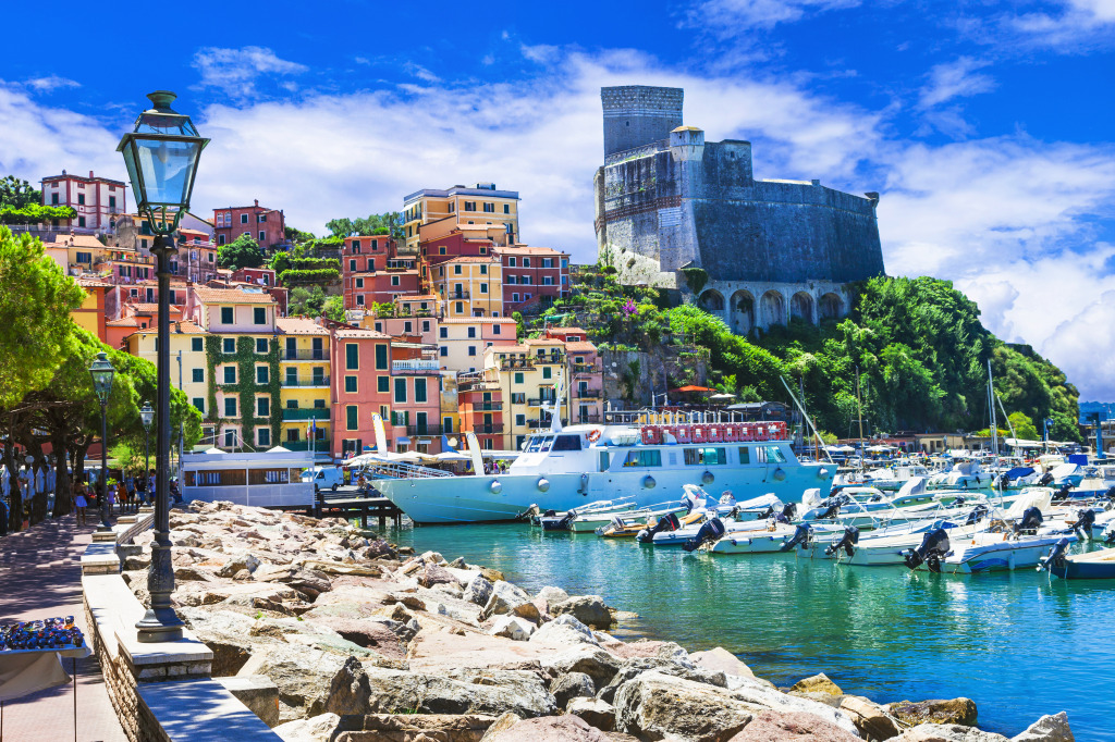 Lerici Town in Liguria, Italy jigsaw puzzle in Great Sightings puzzles on TheJigsawPuzzles.com