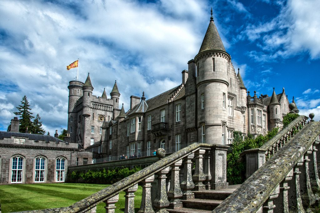 Balmoral Castle, Scotland jigsaw puzzle in Castles puzzles on TheJigsawPuzzles.com