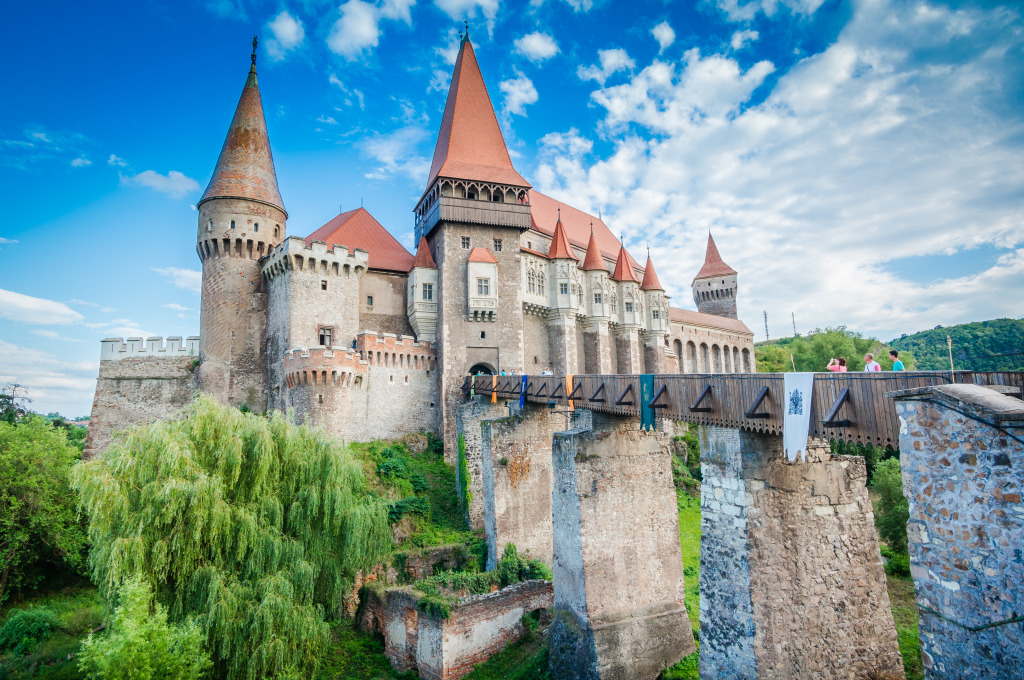 Hunyad Castle, Romania jigsaw puzzle in Castles puzzles on TheJigsawPuzzles.com