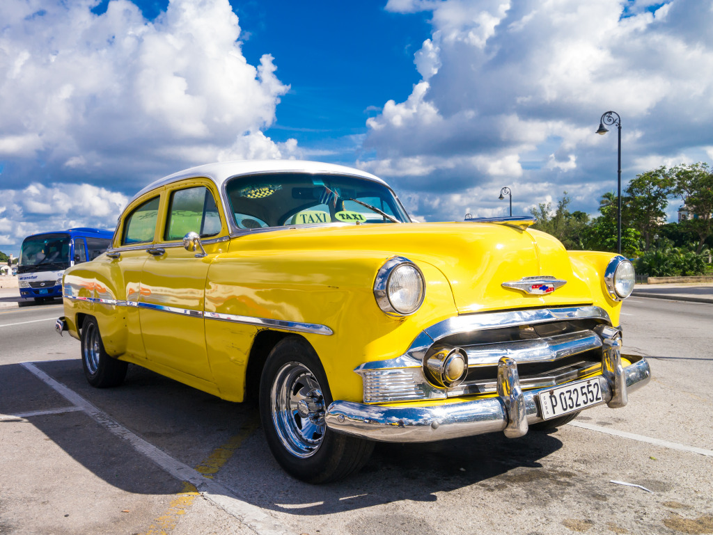 Havana, Cuba jigsaw puzzle in Cars & Bikes puzzles on TheJigsawPuzzles.com