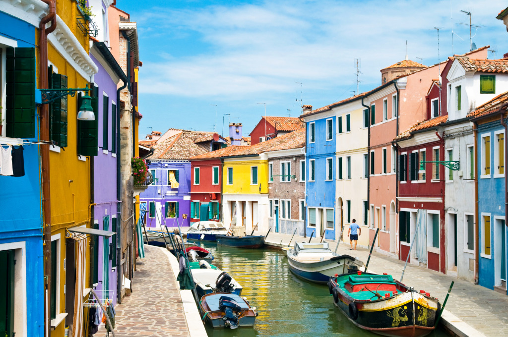 Canal in Burano, Venice jigsaw puzzle in Street View puzzles on TheJigsawPuzzles.com