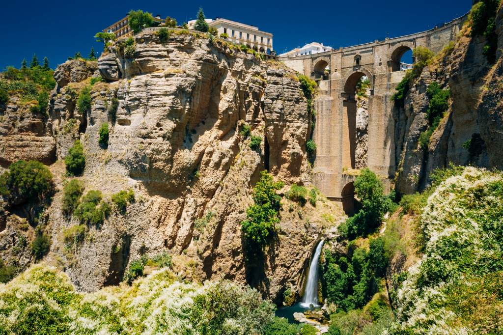 New Bridge and Waterfall in Ronda, Spain jigsaw puzzle in Waterfalls puzzles on TheJigsawPuzzles.com