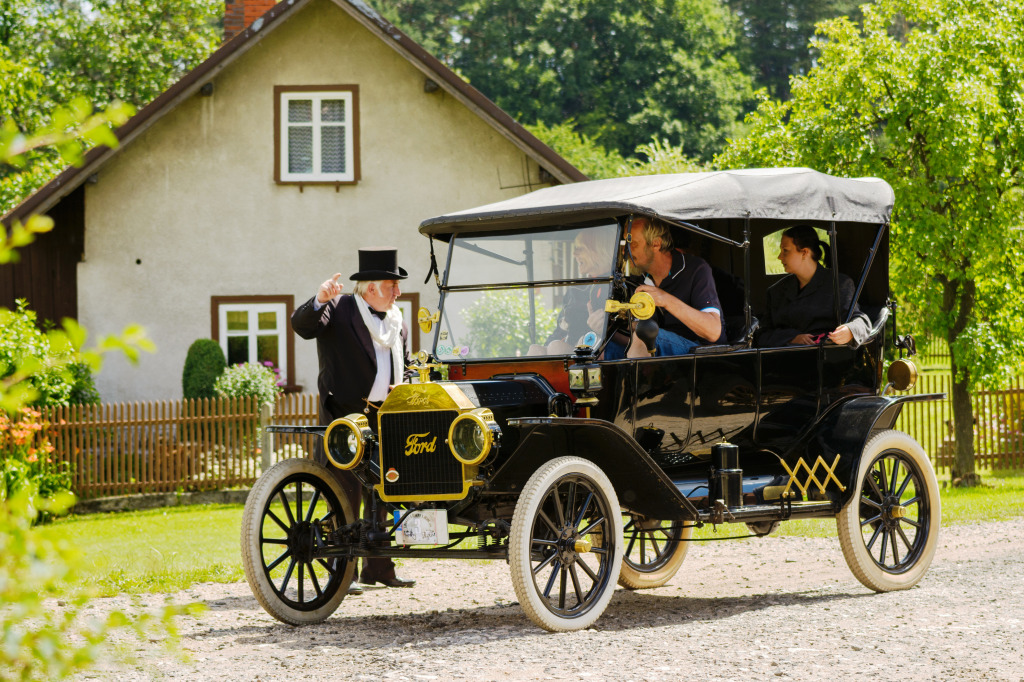 Historical Vehicle Exhibition in Czech Republic jigsaw puzzle in Cars & Bikes puzzles on TheJigsawPuzzles.com