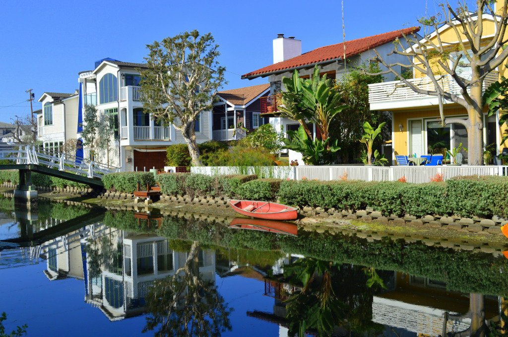 Venice Beach Canals in California jigsaw puzzle in Street View puzzles on TheJigsawPuzzles.com