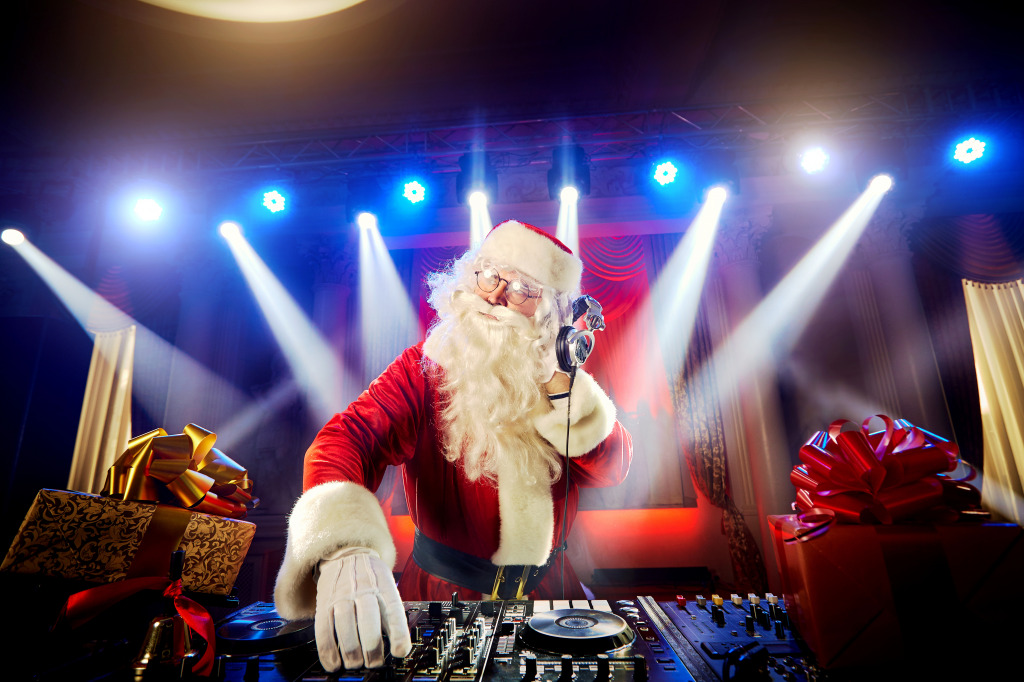 Dj Santa jigsaw puzzle in People puzzles on TheJigsawPuzzles.com