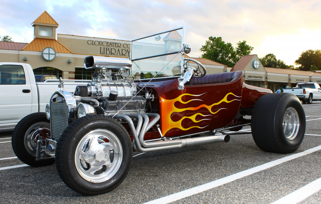 T-bucket Hot Rod in Gloucester VA jigsaw puzzle in Cars & Bikes puzzles on TheJigsawPuzzles.com