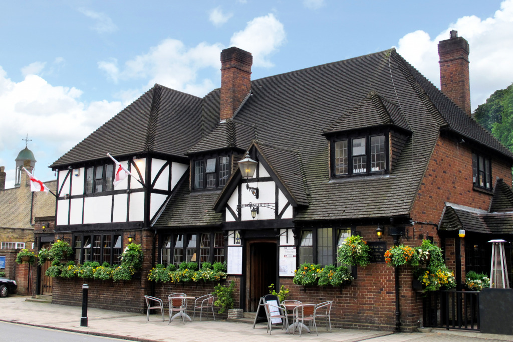 Quaint English Pub, Windsor jigsaw puzzle in Street View puzzles on TheJigsawPuzzles.com