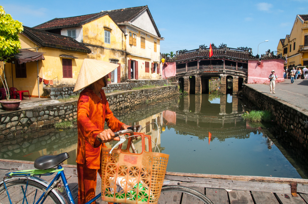 Ancient Vietnamese City of Hoi An jigsaw puzzle in Bridges puzzles on TheJigsawPuzzles.com